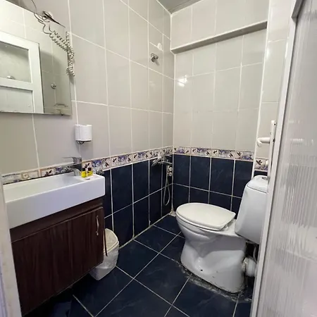 Falay Yavuz * Istanboel