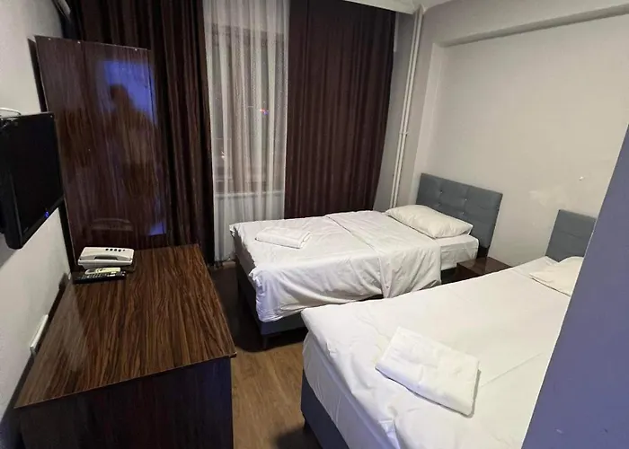 Falay Yavuz * Estambul